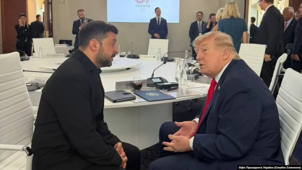 На саммите G7 в Эвиане лидеры согласились на необходимость ужесточения давления на Россию, обсуждались возможные новые санкции в энергетике и банковском секторе, а также поставки средств ПВО и ракет Украине.