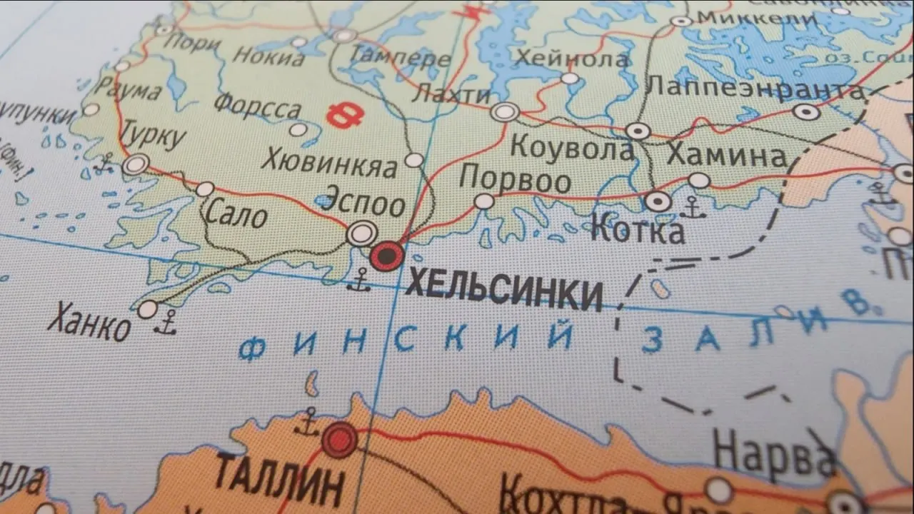 Россия с 1 июля повысила таможенные пошлины на железнодорожные перевозки в Финляндию в восемь раз. Поставки удобрений, покрывавшие 10–15% финского импорта, становятся убыточными и могут прекратиться в ближайшие недели.