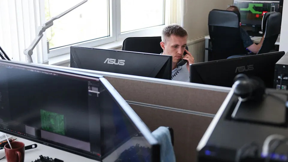 Крупные российские компании планируют использовать иностранное программное обеспечение как минимум до 2030–2031 годов, несмотря на курс на импортозамещение и возможное ужесточение требований для коммерческого сектора.