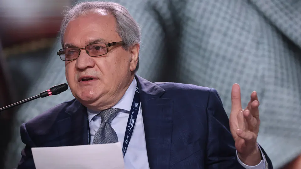 Председатель Совета по правам человека Валерий Фадеев заявил, что россияне, пользующиеся VPN, обращаются к «точке зрения врага» и назвал это пропагандой. Он отметил, что сам не пользуется сервисами обхода блокировок, прокомментировал отношение к государственному мессенджеру и счёл оправданными отключения мобильного интернета. Тем временем власти ужесточают контроль за зарубежным трафиком и работой VPN.