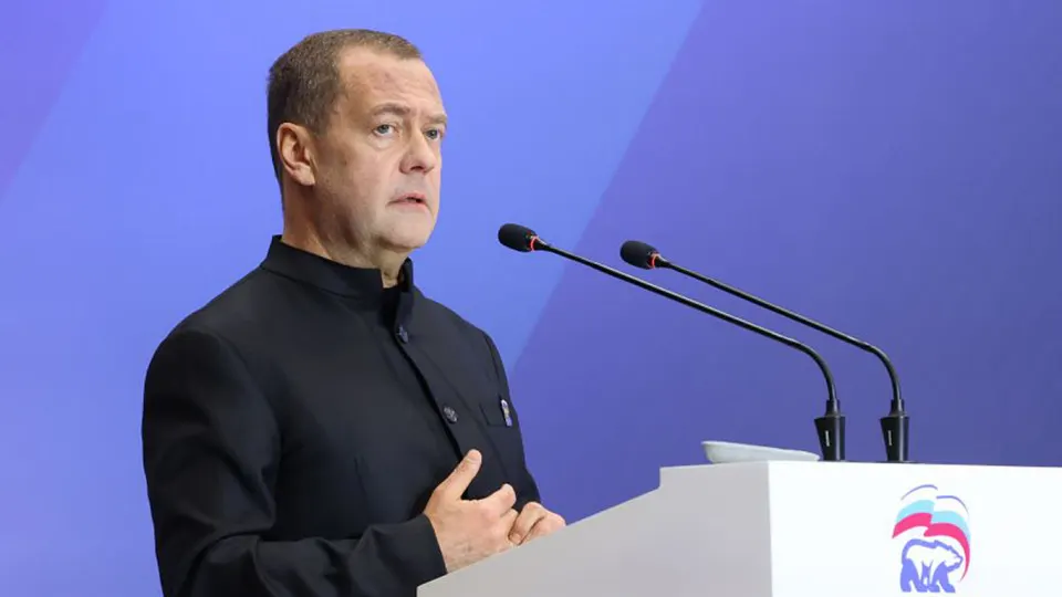 Заместитель председателя Совбеза заявил, что ядерный апокалипсис возможен и к нему нужно быть готовым; на фоне истечения СНВ‑III страны обсуждают дальнейшие шаги по контролю над вооружениями.
