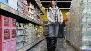 Глава военной разведки Швеции Томас Нильссон заявил, что российские власти систематически приукрашивают экономические показатели: по его оценке, фактическая инфляция в стране близка к 15%, а расходы на войну и скрытый дефицит бюджета подталкивают экономику к финансовому кризису.