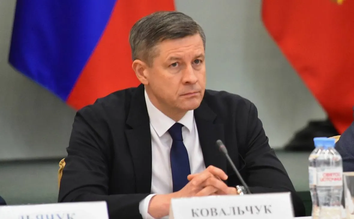 И.о. губернатора Егор Ковальчук подписал указ об отставке регионального правительства; новый состав пока не представлен. 13 мая президент подписал указы об отставке губернаторов Белгородской и Брянской областей — Вячеслава Гладкова и Александра Богомаза.