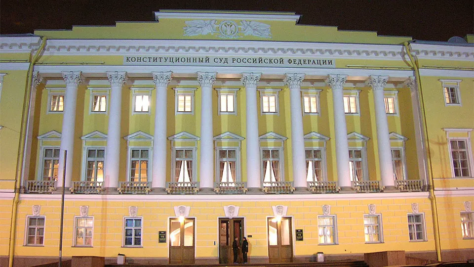 Председатель Конституционного суда заявил, что антикоррупционные иски прокуратуры не должны подпадать под обычные сроки исковой давности. Эта позиция усиливает правовую базу для возврата крупных активов в государственную собственность.