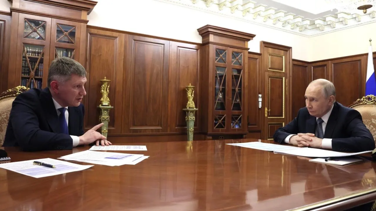 Министр экономического развития Максим Решетников заявил президенту, что Россия опередила США по темпам роста ВВП на душу населения, хотя по абсолютным показателям страна уступает ряду государств по данным МВФ.