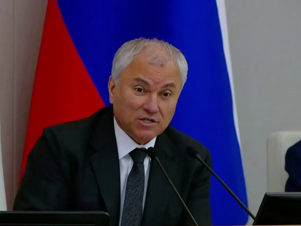 Депутаты расширили перечень мер профилактики правонарушений: в него включили противодействие фальсификации истории и предупреждение уклонения от исполнения обязанностей по защите Отечества.