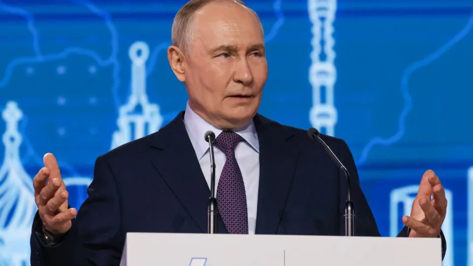 На съезде Союза машиностроителей президент призвал активнее интегрировать участников СВО с ранениями и инвалидностью в ОПК и другие отрасли, чтобы укрепить технологический суверенитет и нарастить производство критически важной продукции. Эксперты отмечают резкий рост числа инвалидов, увеличение спроса на протезы и всплеск преступности среди вернувшихся.