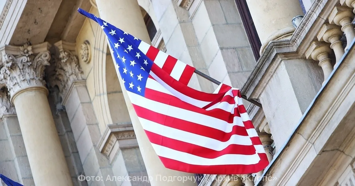 В день своего 80‑летия президент США сообщил о прекращении морской блокады Ирана и анонсировал подписание соглашения 19 июня. Иран подтвердил подготовку меморандума, а Росавиация временно ввела запрет на ночные и утренние рейсы в Иран.