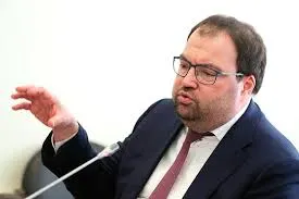 Глава Минцифры на IT‑завтраке ПМЭФ‑2026 заявил, что внедрение механизмов подтверждения возраста на цифровых платформах станет приоритетом; ведомство изучает зарубежный опыт, в том числе практики игровой платформы.