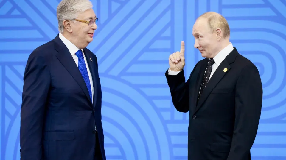 Из‑за сокращения выпуска топлива и ремонтных работ на НПЗ обсуждается импорт бензина из Казахстана и взаимные поставки с обменом на авиакеросин.