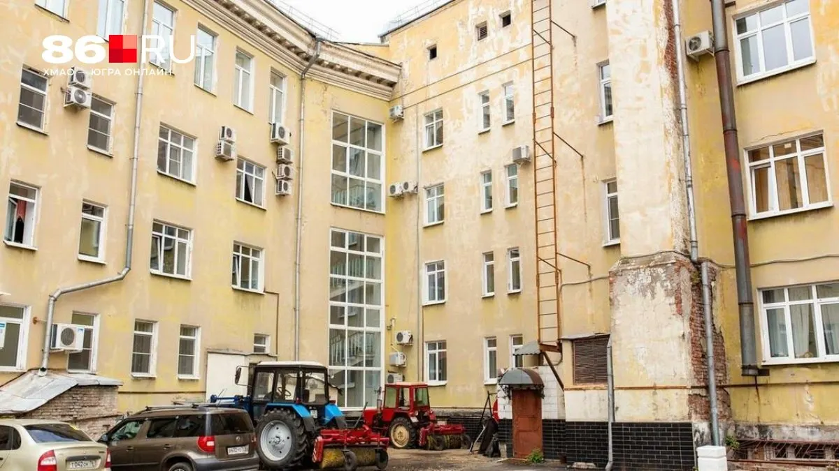 Решения о переустройстве придомовой территории, в том числе для организации парковки, принимаются на общедомовом собрании жильцов.