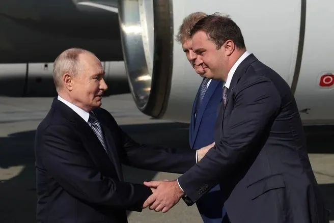 На рабочей встрече 25 июля обсудили экономический рост региона, поддержку участников СВО, крупные инфраструктурные проекты и решение долговременных проблем — от недостроенного метро до обманутых дольщиков.