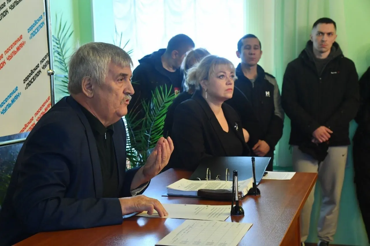 Экс-главу Чульмана признали виновным в халатности, повлекшей смерть ребенка, и назначили условный срок. Разбирательство сопровождалось волнением жителей и реакциями властей.