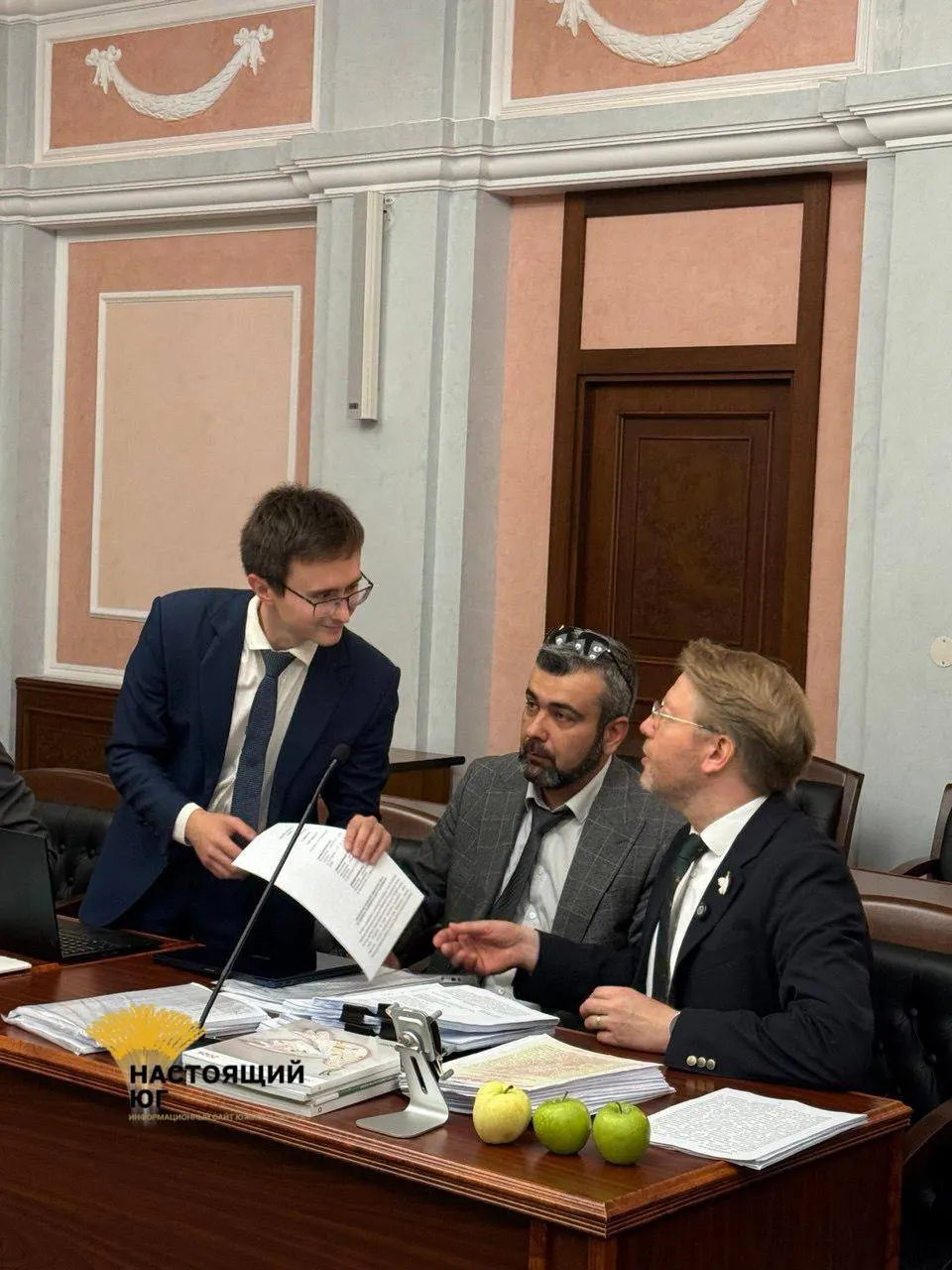 На слушаниях Верховного суда представитель комиссии указал на нарушения в агитационных материалах и цитате из интервью, не связанной с кампанией.