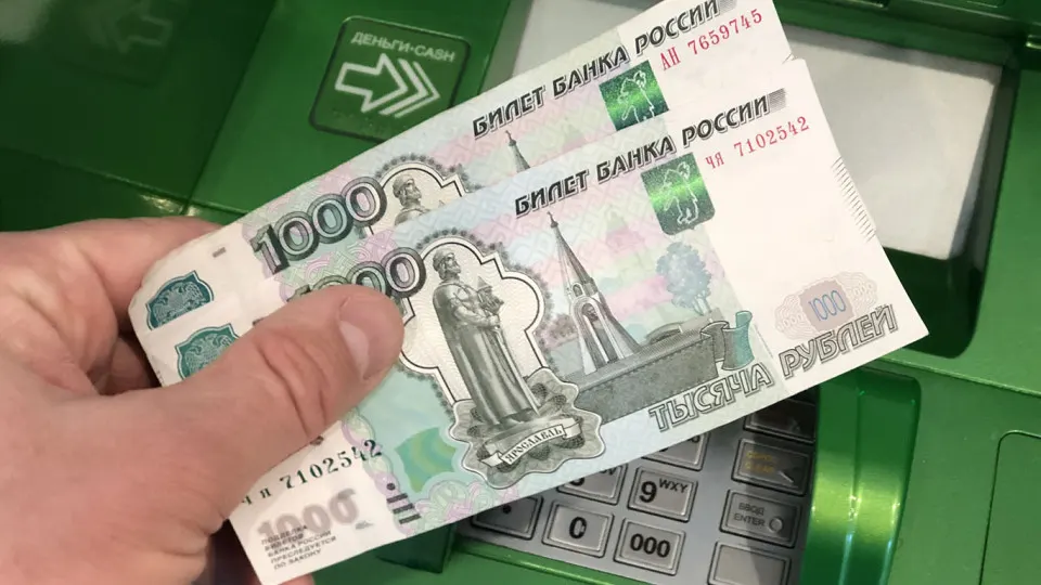 Гражданам предлагается устанавливать дневные и месячные лимиты на снятие наличных и переводы по номеру телефона, а также ограничивать онлайн-операции, чтобы снизить риск хищения средств.
