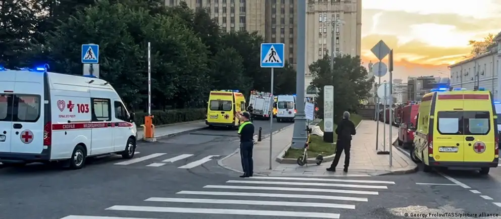 Вечером 1 августа в ресторане на Кудринской площади прогремел взрыв — по последним данным погибли несколько человек, следствие рассматривает версию покушения на главнокомандующего ВКС Александра Чайко. Возбуждено дело по статье о террористическом акте.