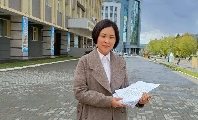 Активистка Аруна Арна заявила о существовании схем подавления общественных деятелей через заказные экспертизы и уголовное преследование за критику власти, и призвала Минюст к расследованию.