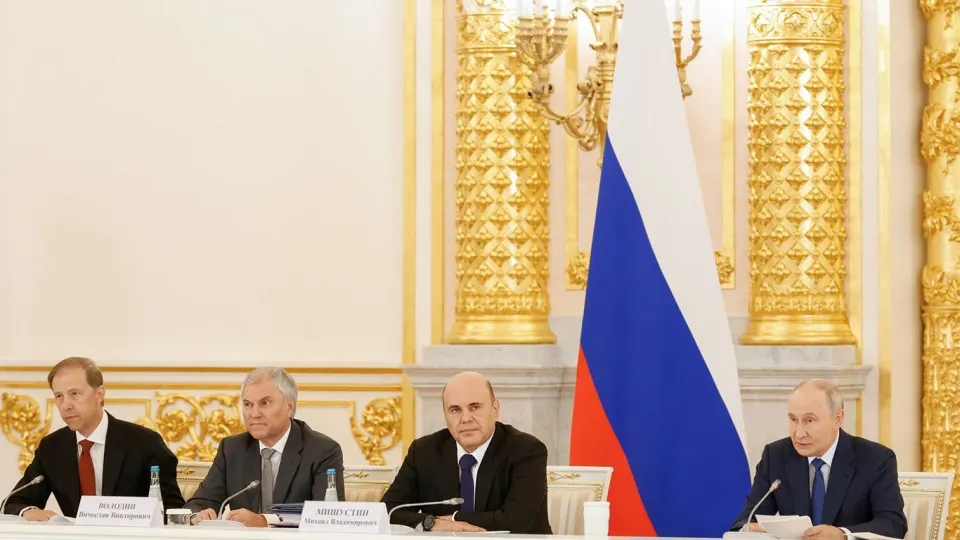 Глава государства объявил о мерах по трудоустройству вернувшихся с фронта и призвал бизнес сохранять рабочие места ветеранам.