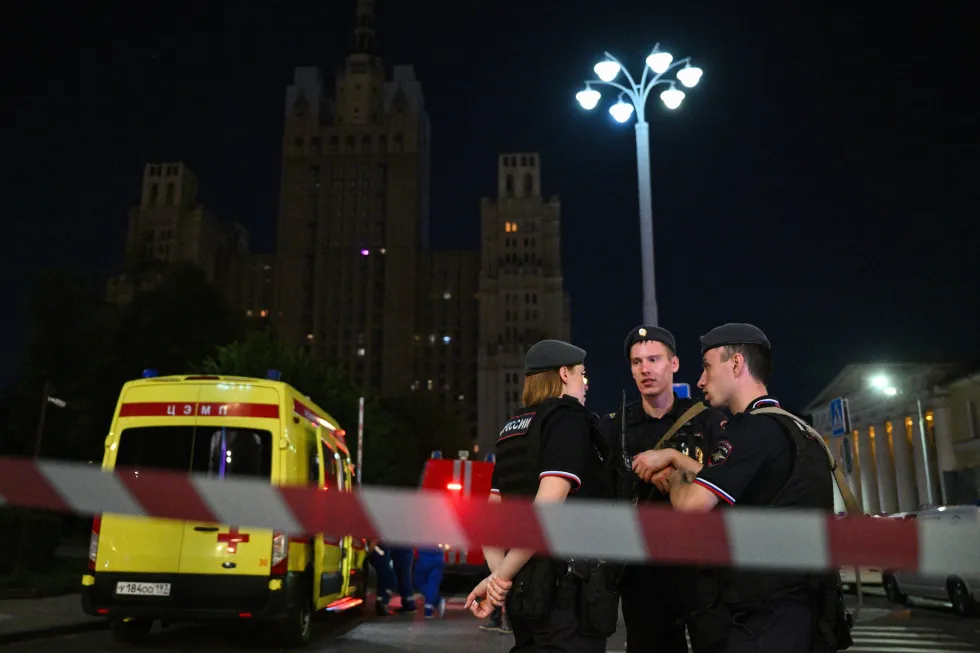 В московском Balzi Rossi произошел взрыв, есть погибшие и раненые. Расследование проводится, версия — теракт. Сообщения о деталях остаются противоречивыми.