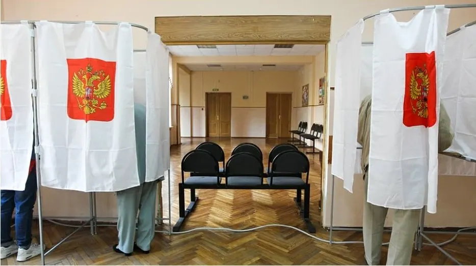 Документ предлагает фиксировать нарушения и поддерживать решения комиссии, что вызывает сомнения в независимости наблюдения.