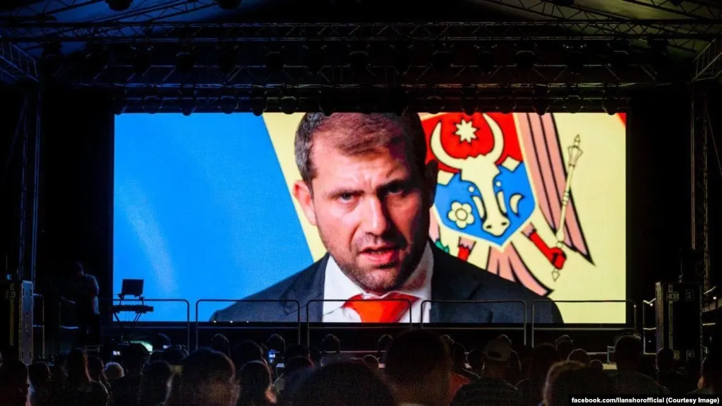 Расследование о схеме A7: подделка документов, сеть офшорных фирм и банковские каналы, затрагивающие поставки военного назначения, с санкциями ЕС против руководителя проекта и банковских должностных лиц.