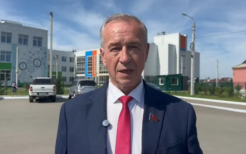 Несмотря на сильные результаты КПРФ по Сибири, депутаты не попали в Государственную думу; обсуждаются причины и механизмы отбора кандидатов.