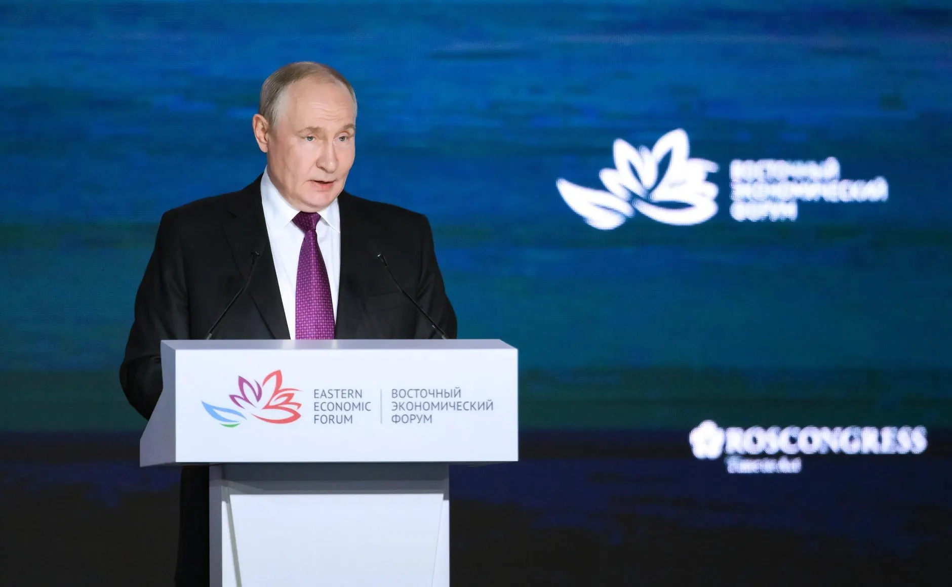 Путин подчеркнул важность анализа факторов, влияющих на рождаемость, и отметил, что военные события не являются основным фактором.