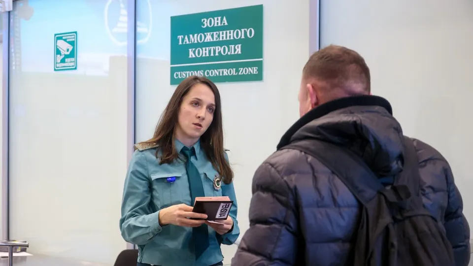 Новый документ ограничивает вывоз физического золота за рубеж и наличных, расширяет банковский контроль и требует подтверждения источников средств.
