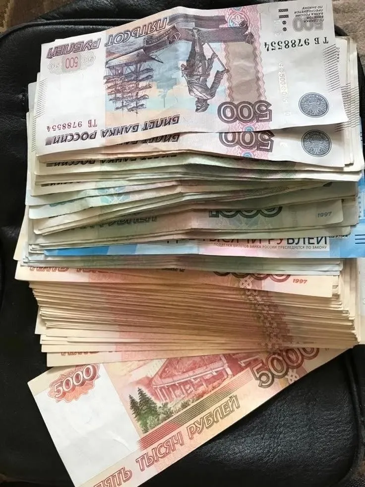 Депутаты рассматривают обязательную годовую премию, часто называемую 13-й зарплатой; на первом этапе — для работников бюджета.