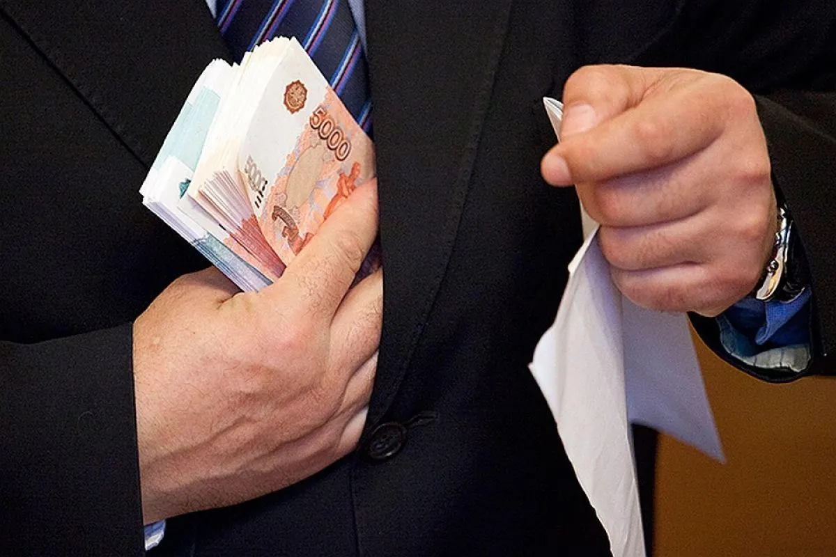 Новый порядок ограничивает госфинансирование картин, показывающих коррупцию внутри силовых ведомств; обсуждение мер пока не закреплено в законе, а представители отрасли сохраняют осторожность.